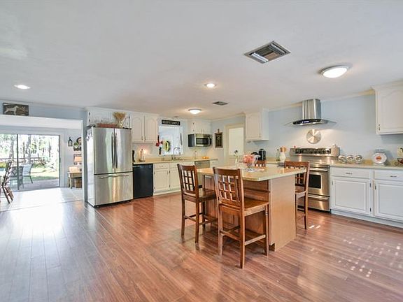3rd image of 5522 Cypress Ln