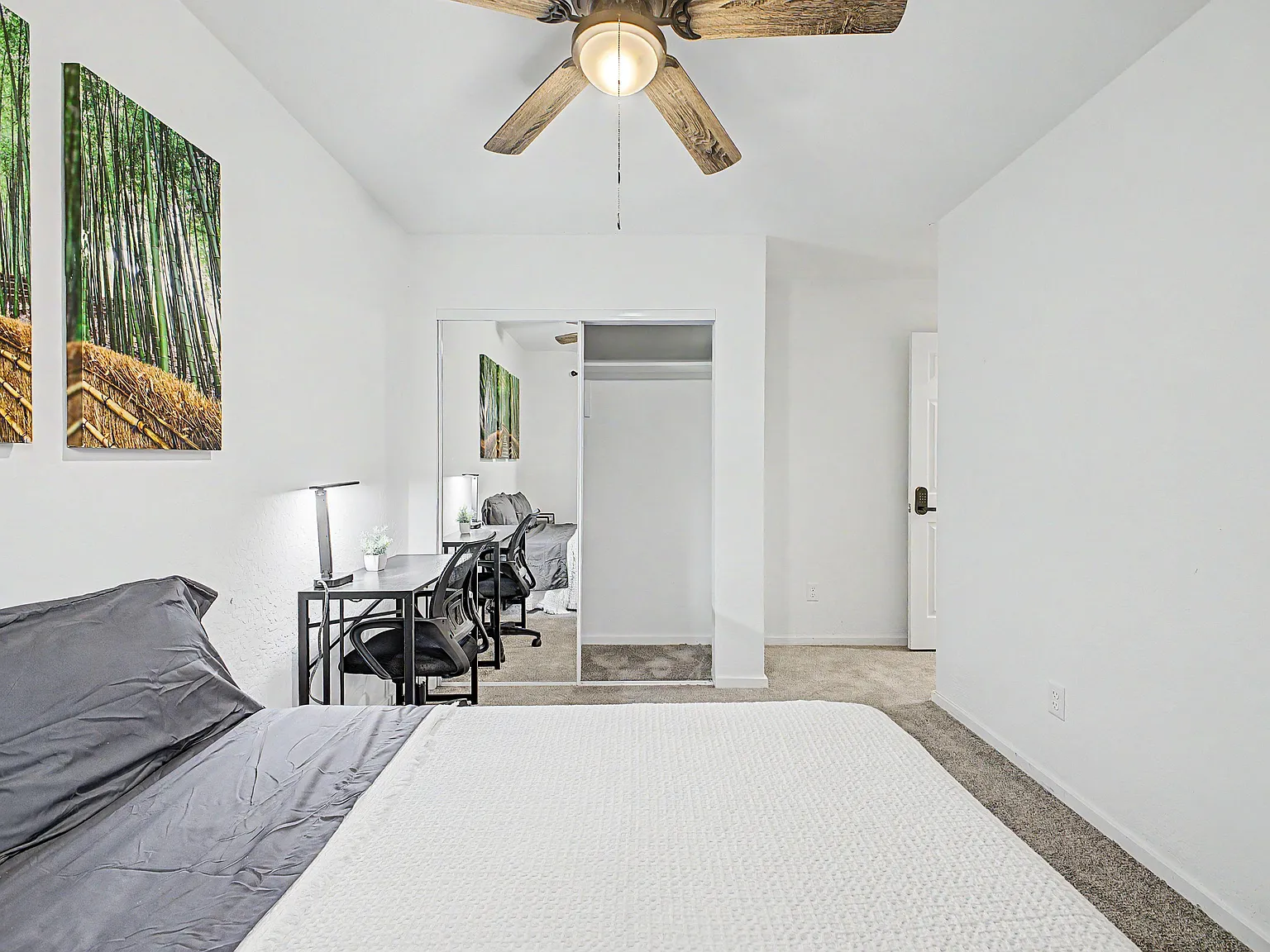 4 bed, 2.0 bath, 1020 sqft, $819 — Photo 3