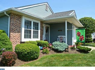 6 Hamilton Ct, Mount Laurel, NJ 08054