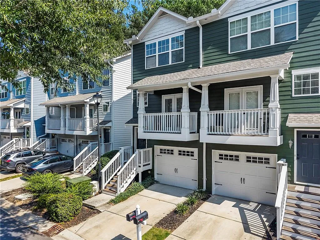 3 bed, 3.5 bath, 1326 sqft, $2,750 — Photo 3