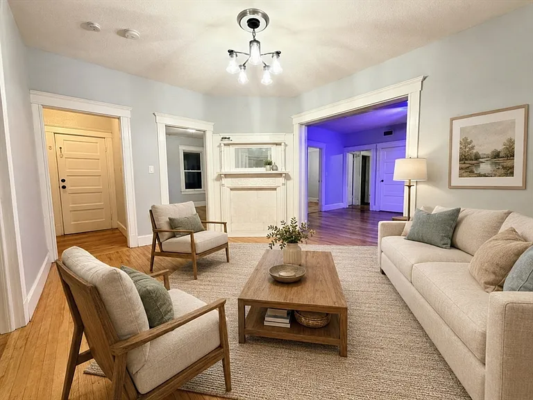 90 Vernon St #3 — Photo 9