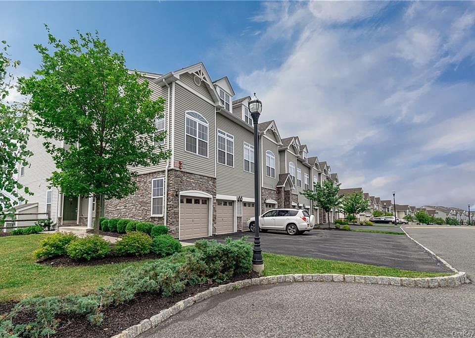 1st image of 1523 Hawthorn Way