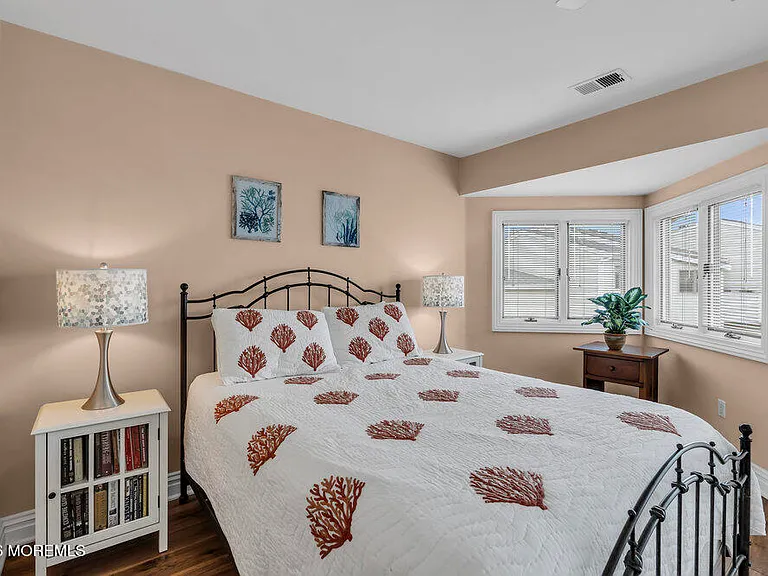 55 Sunset Ave — Photo 14