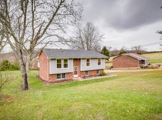 319 Parker Ln, Kingsport, TN 37660
