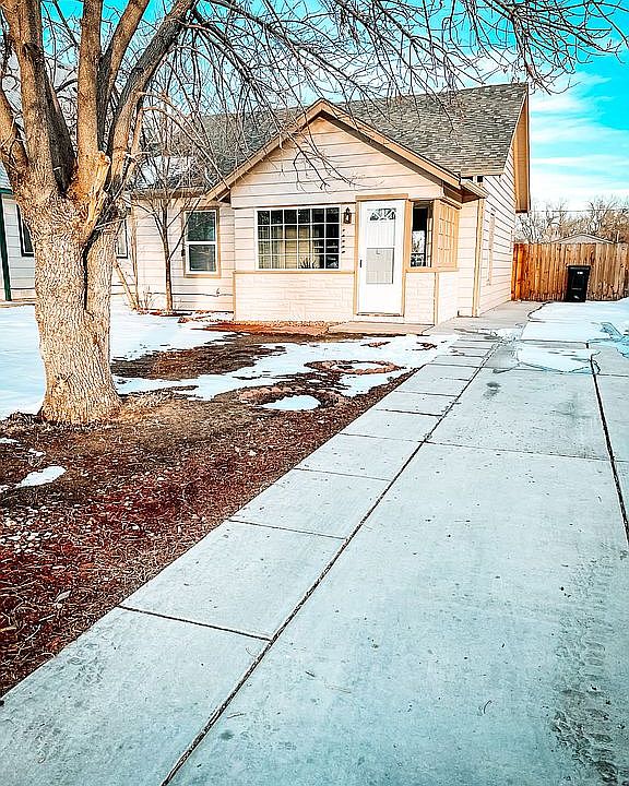 1st image of 326 21st Ave