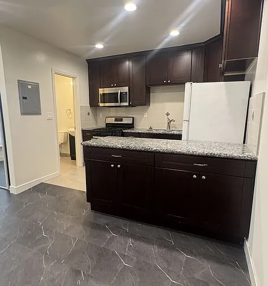 133 S Crescent Dr #3 — Photo 8