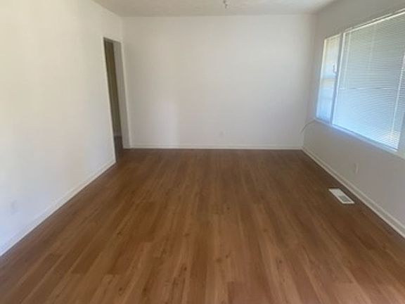 2nd image of 4025 Acacia Dr