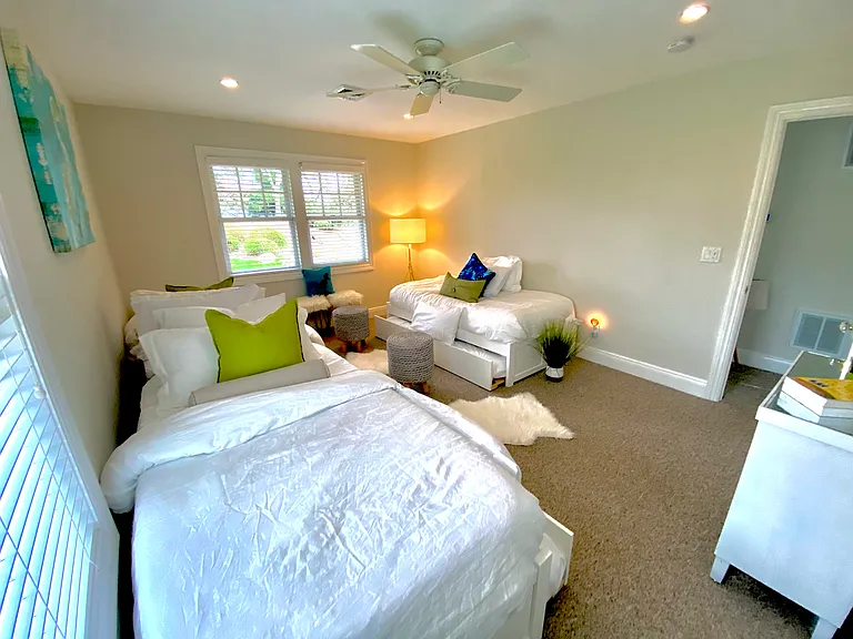 843 Montauk Hwy — Photo 32