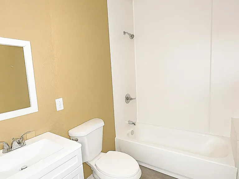 1204 15th Way SW — Photo 3