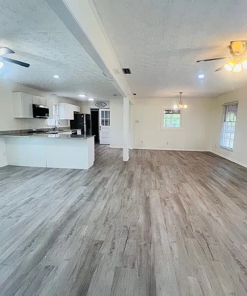 908 Habersham Rd — Photo 5