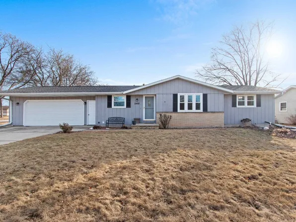2492 Robinson Ave, Green Bay, WI 54311