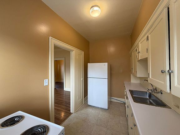 5th image of 1211 Pacific Ave #1