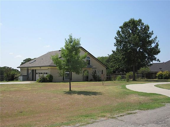 3rd image of 114 Meadow Dr