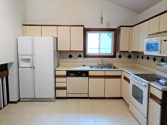 5th image of 12724 Grant Cir