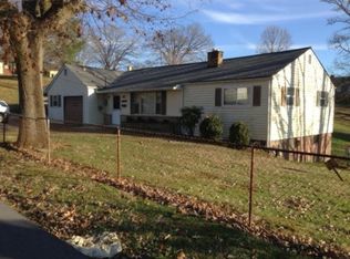 328 Cypress St, Mt Carmel, TN 37645