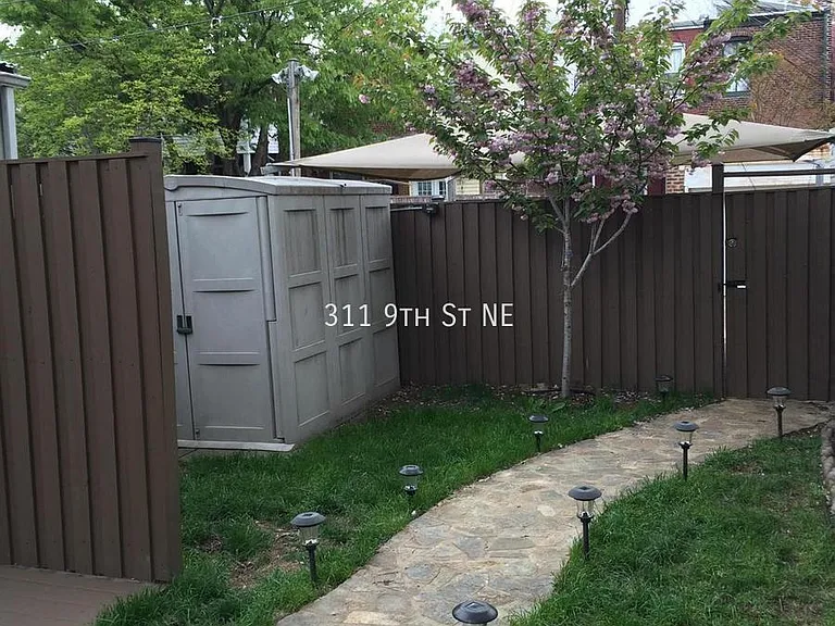 311 9th St NE — Photo 9