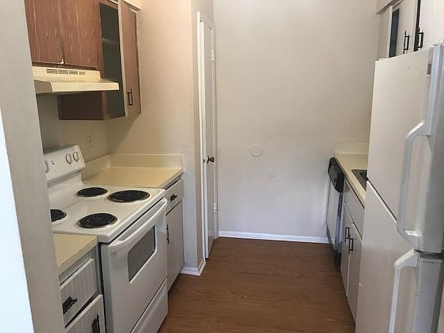 2nd image of 7210 N Manhattan Ave APT 623