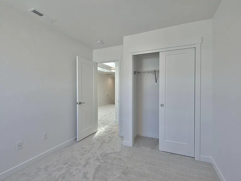 5617 SE Logan Ln — Photo 40