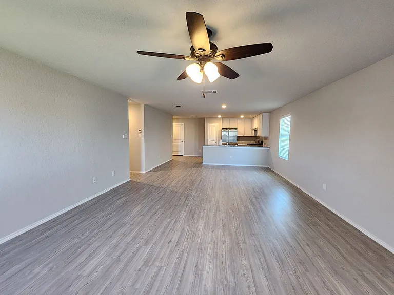 522 Blue Stem Rd — Photo 3
