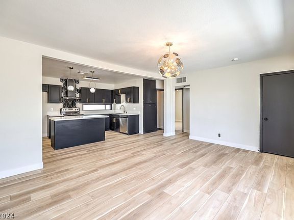 5th image of 912 Canosa Ave