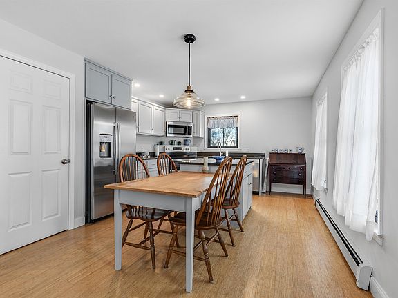 4th image of 34 Pleasant Street