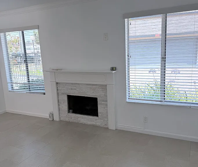 9250 Sunland Blvd #12 — Photo 3