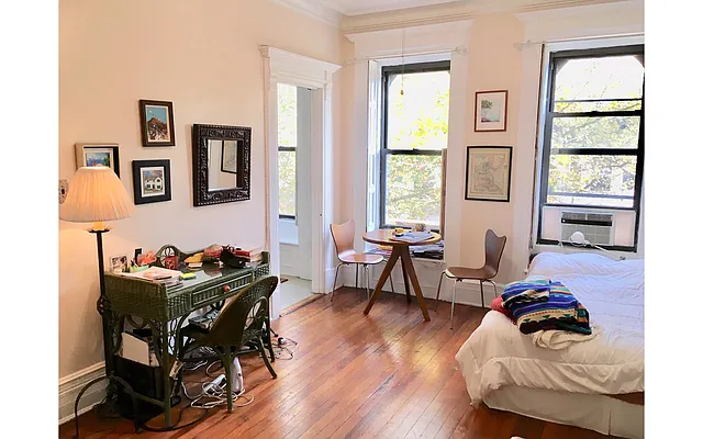 Rented by Douglas Elliman | media 16