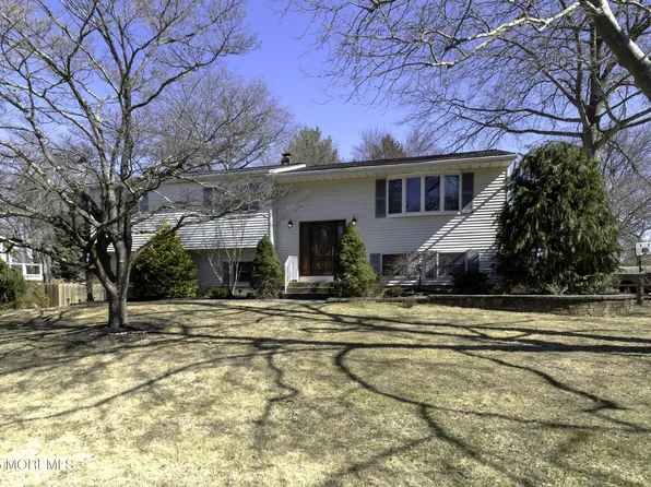 10 Danemar Drive, Middletown, NJ 07748