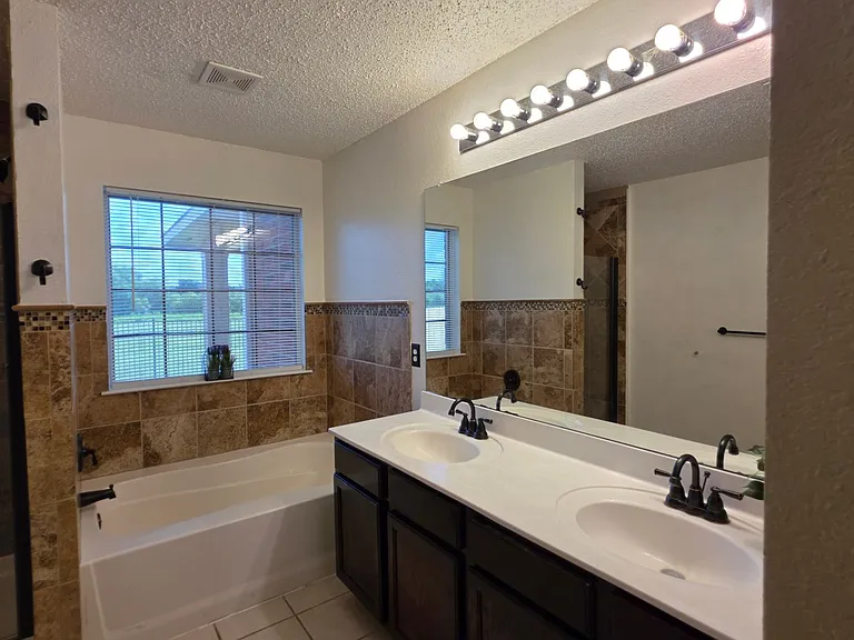 8632 Arcadia Park Dr — Photo 18