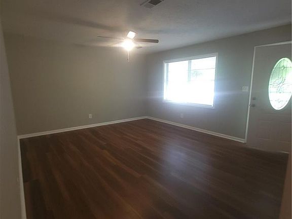3rd image of 118 Meadows Ct