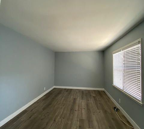 5th image of 345 E 20th St APT 2