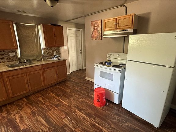 5th image of 3233 W 56th St