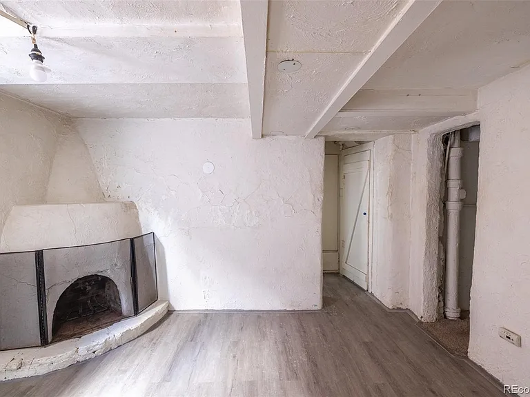 840 N Emerson St #6 — Photo 3