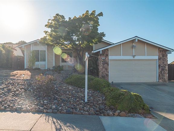 5th image of 3322 Bluejay Dr
