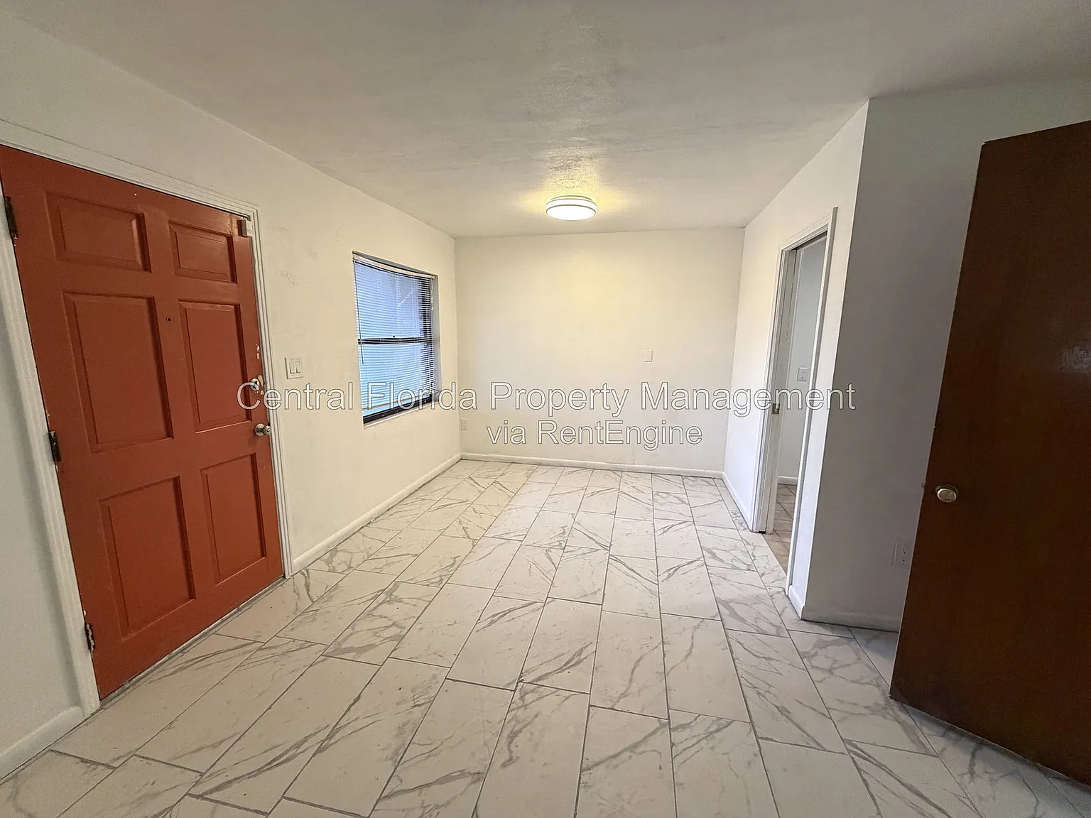 3 bed, 2.0 bath, 1971 sqft, $1,799 — Photo 2