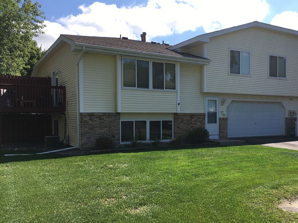 2nd image of 837 125th Ln NE