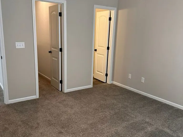2719 Chasehire Dr — Photo 8