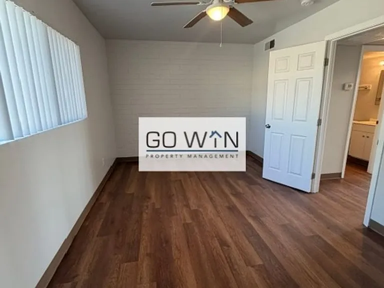 1325 N 30th Dr — Photo 26