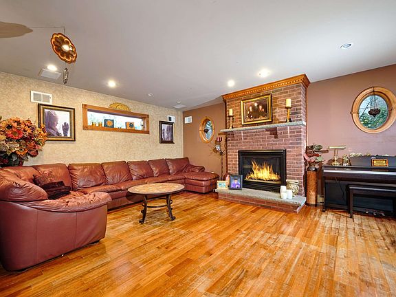 5th image of 275 Ascot Ave