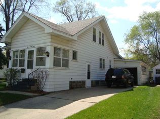 323 N Pine St, Janesville, WI 53548