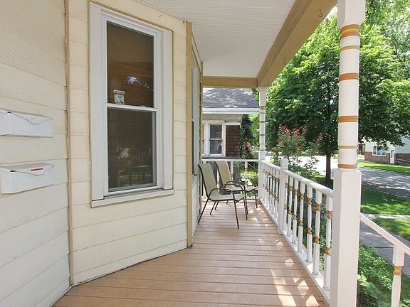 3rd image of 936 Marengo Ave
