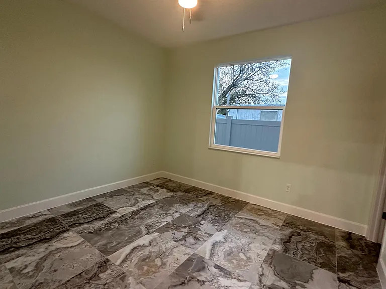 1614 Selma Ave — Photo 8