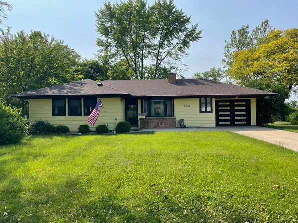 2009 Boehme St, Lockport, IL 60441