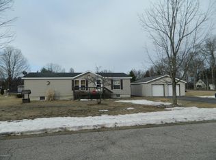 2700 W Connie Dr, Rothbury, MI 49452