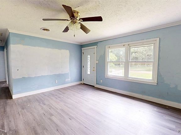 5th image of 128 Robins Point Ave