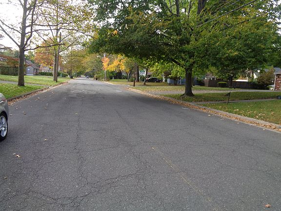 Exterior Neighborhood (street photo)
