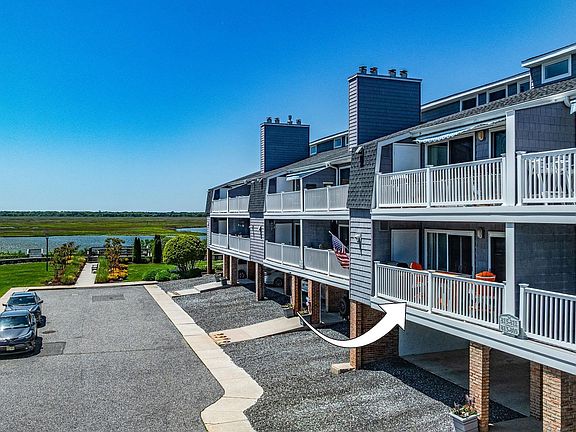 2nd image of 813 Periwinkle Dr #813