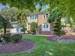 12 Quid Pl, Manalapan, NJ 07726