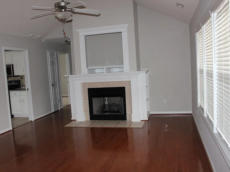 1122 Reflex St — Photo 6