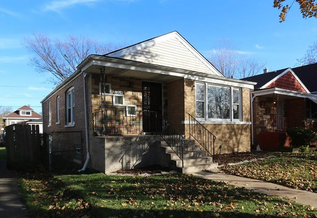 Building Photo - 8553 S Oglesby Ave